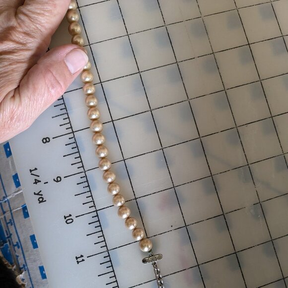 Faux Pearl Choker Necklace Antique Ivory Color - Picture 8 of 8